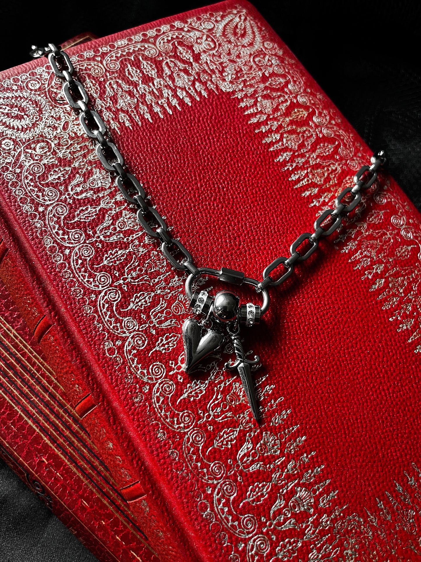 Mystics Keepsake (Heart & Dagger)
