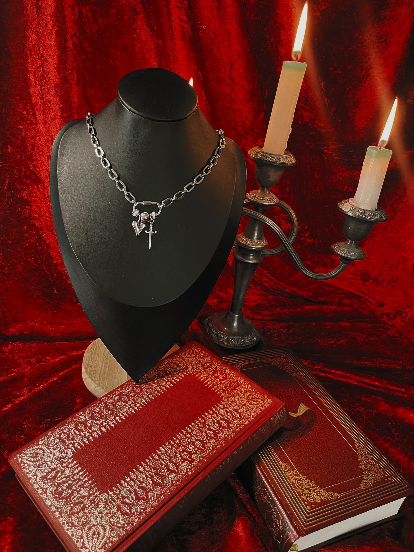 Mystics Keepsake (Heart & Dagger)