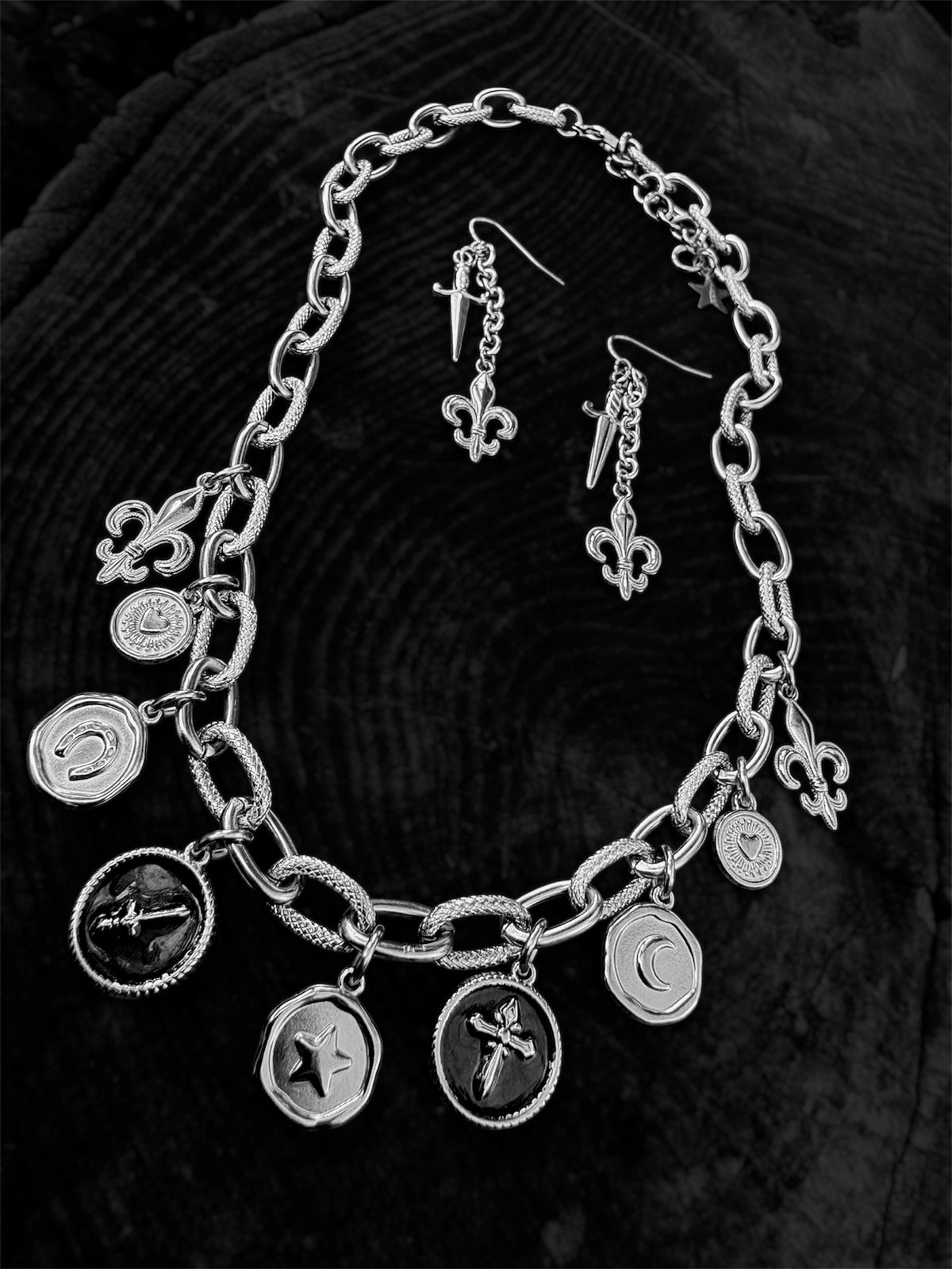 Knights Collar