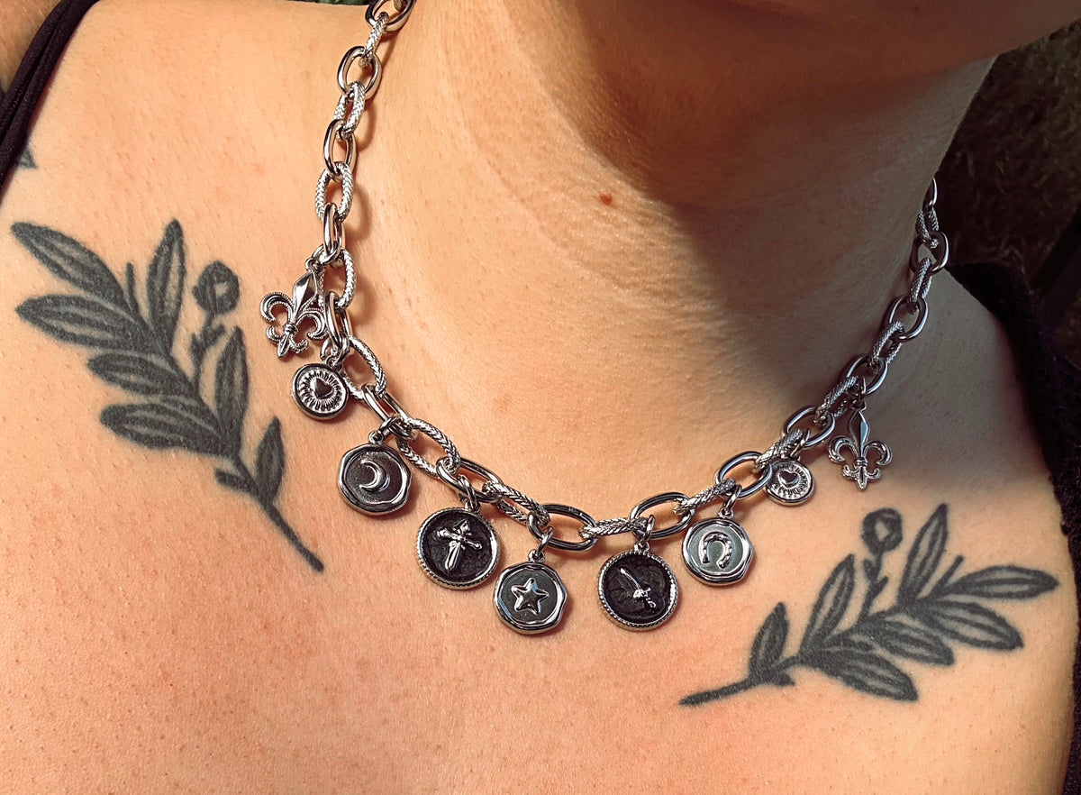 Knights Collar