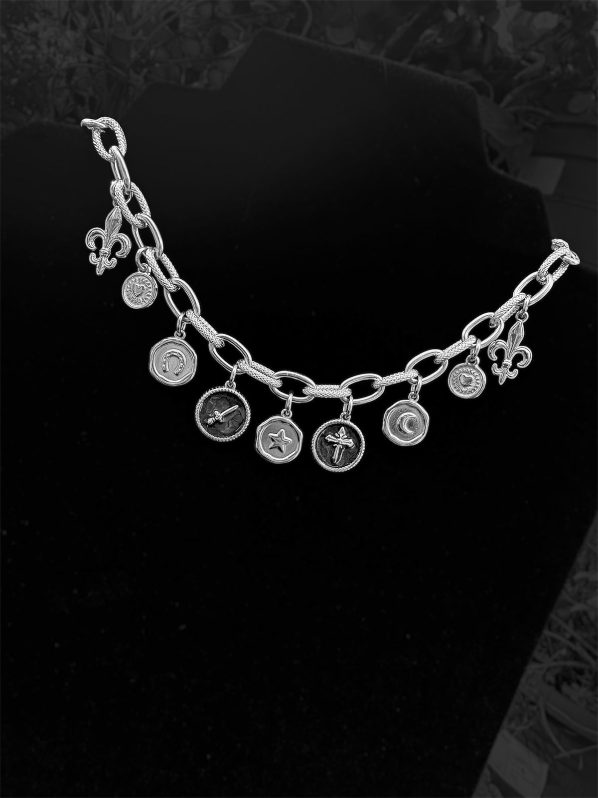 Knights Collar
